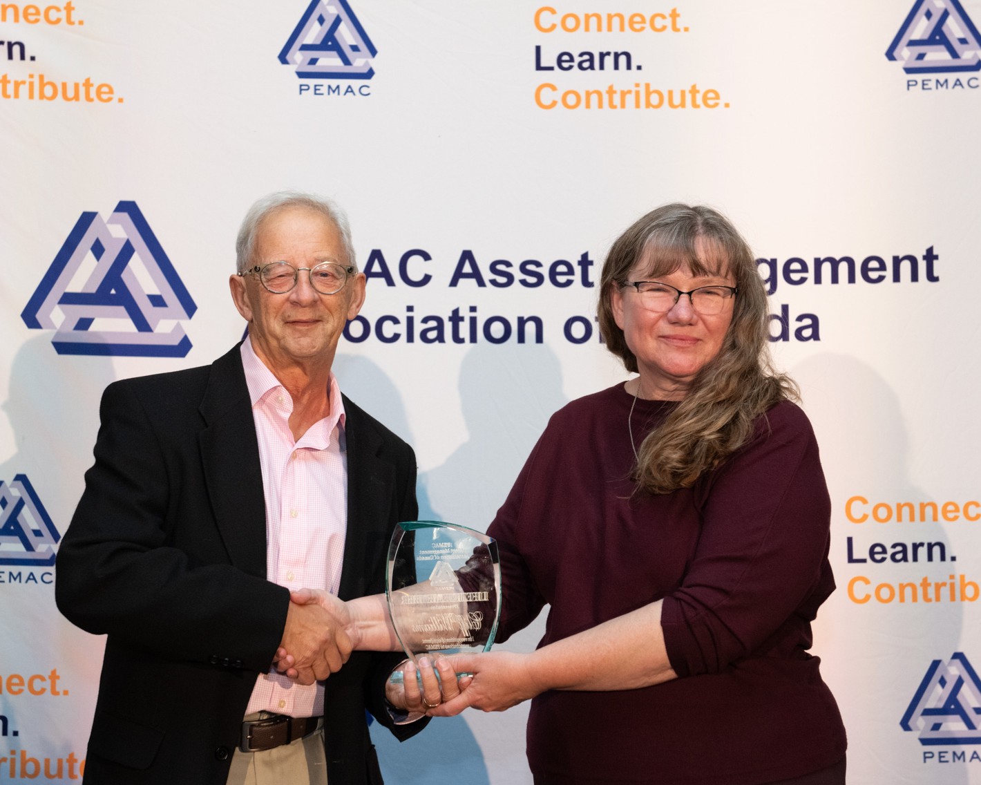 Cliff Williams receiving the Lifetime Membership Award
