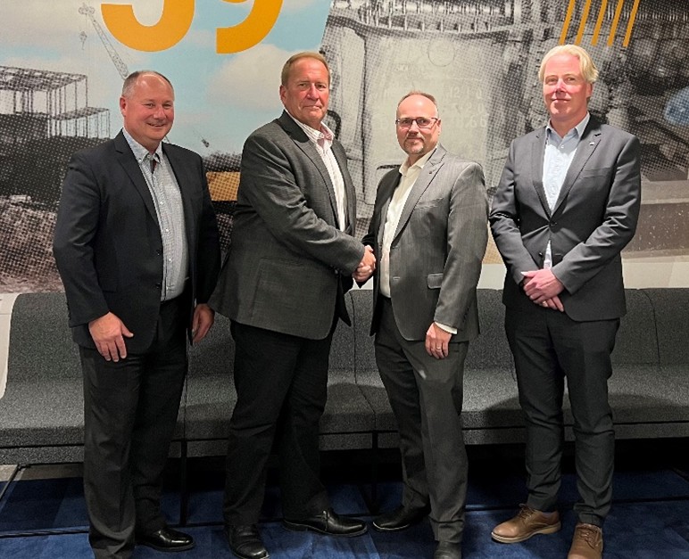 Pictured from left to right: Ron Bettin & Frank Engli, Co-Chairs PEMAC’s Shutdown Turnaround Management Program Development Committee, with Corey Smart & Thomas Grell from Graham Construction.