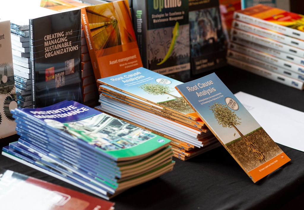 MainTrain Bookstore