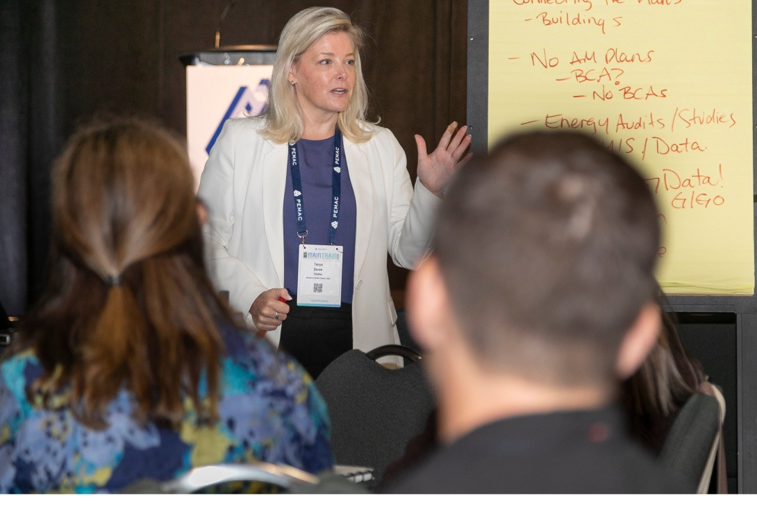 MainTrain speaker facilitates a workshop